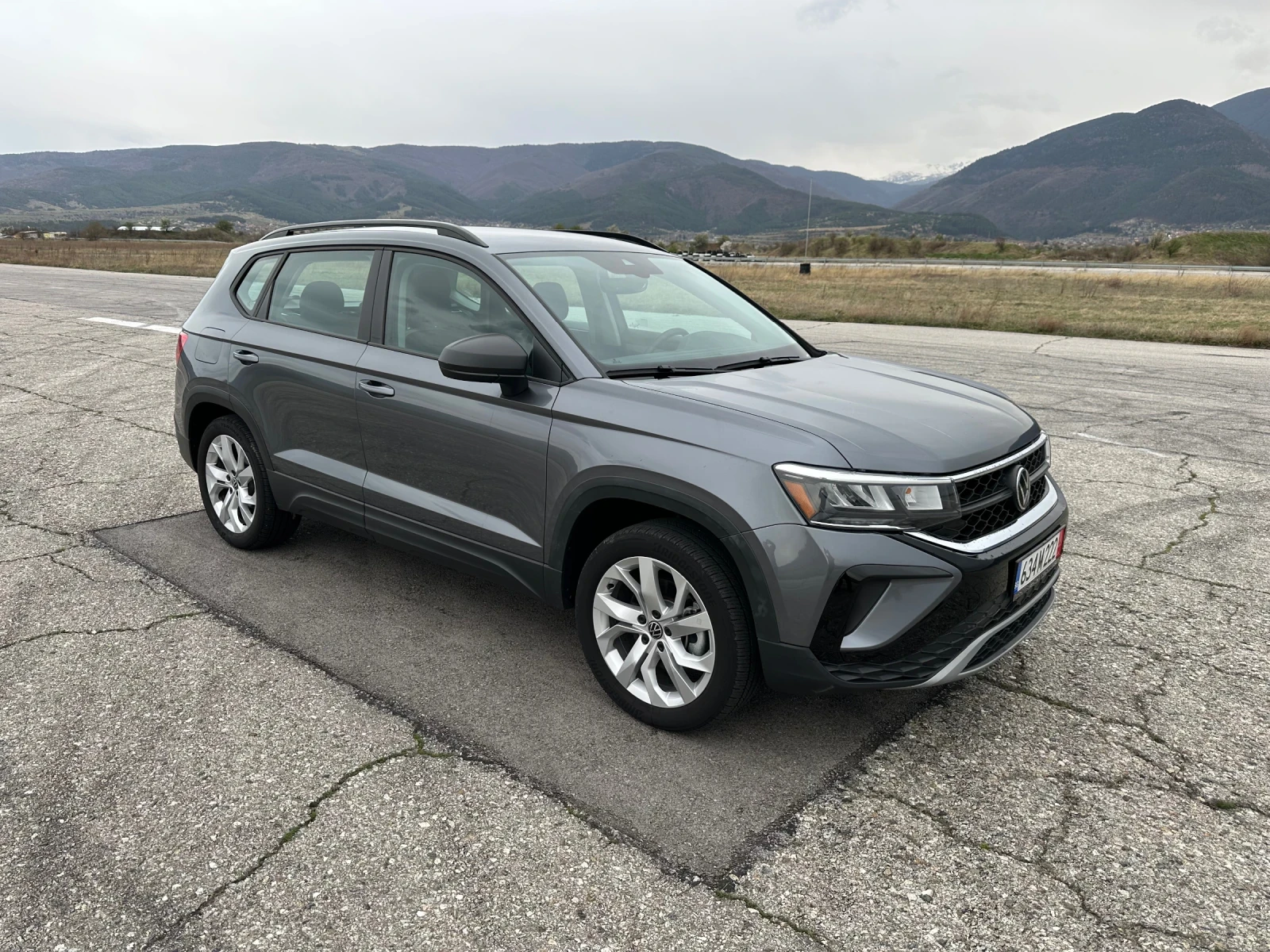 VW Tiguan TAOS 1.5 T, снимка 7 - Автомобили и джипове - 54552855
