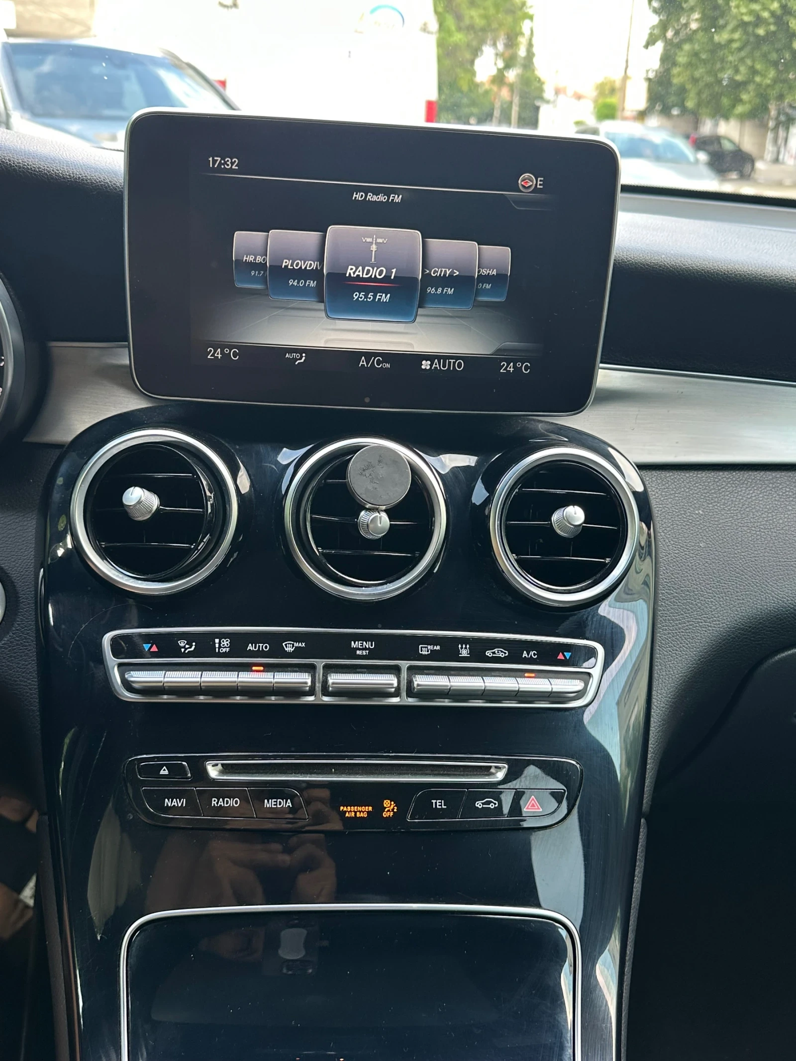 Mercedes-Benz GLC 350 350e plug in hybrid AMG pack, снимка 9 - Автомобили и джипове - 55180865