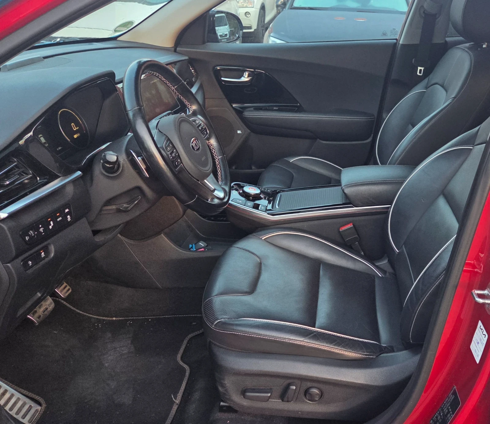 Kia Niro SOH100%/Сревизна Книжка, снимка 6 - Автомобили и джипове - 55622720