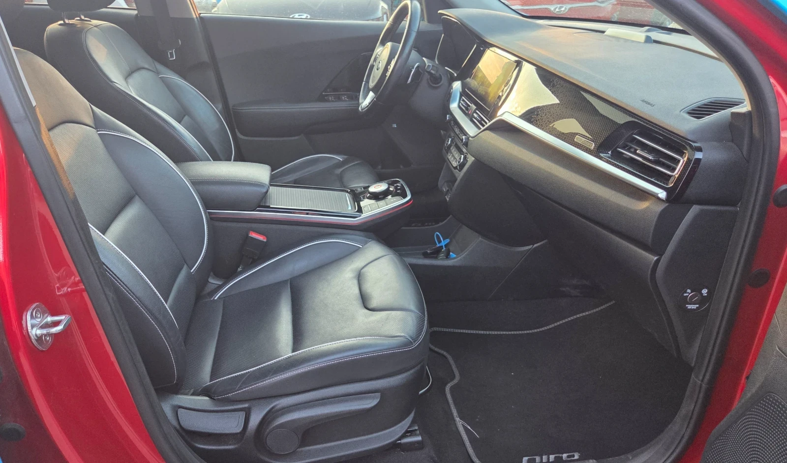 Kia Niro SOH100%/Сревизна Книжка, снимка 12 - Автомобили и джипове - 55622720