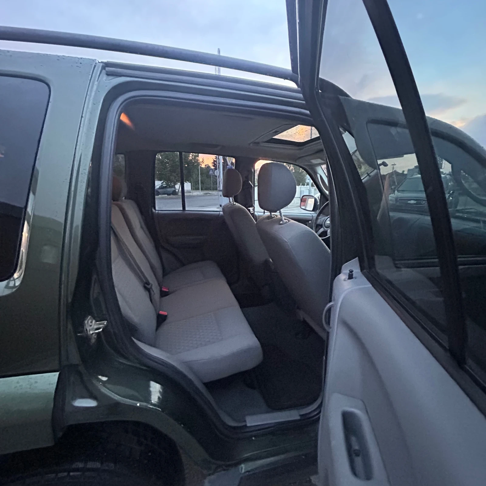 Jeep Cherokee 2.8d Automat , снимка 16 - Автомобили и джипове - 55875227
