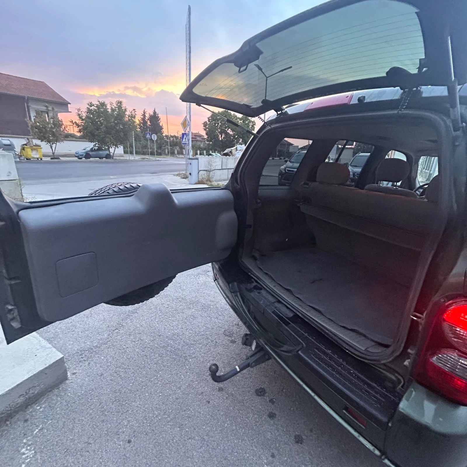 Jeep Cherokee 2.8d Automat , снимка 13 - Автомобили и джипове - 55875227