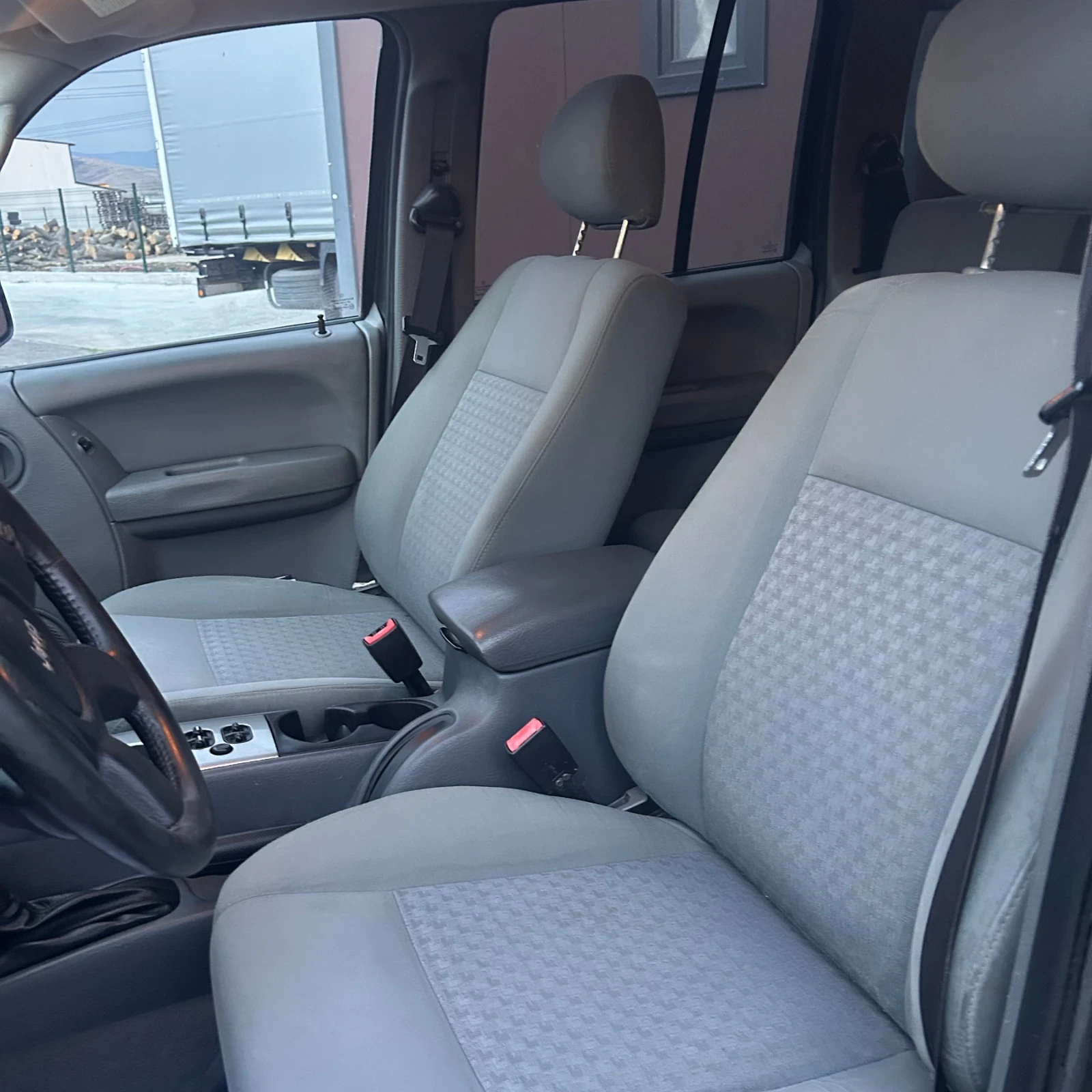 Jeep Cherokee 2.8d Automat , снимка 11 - Автомобили и джипове - 55875227