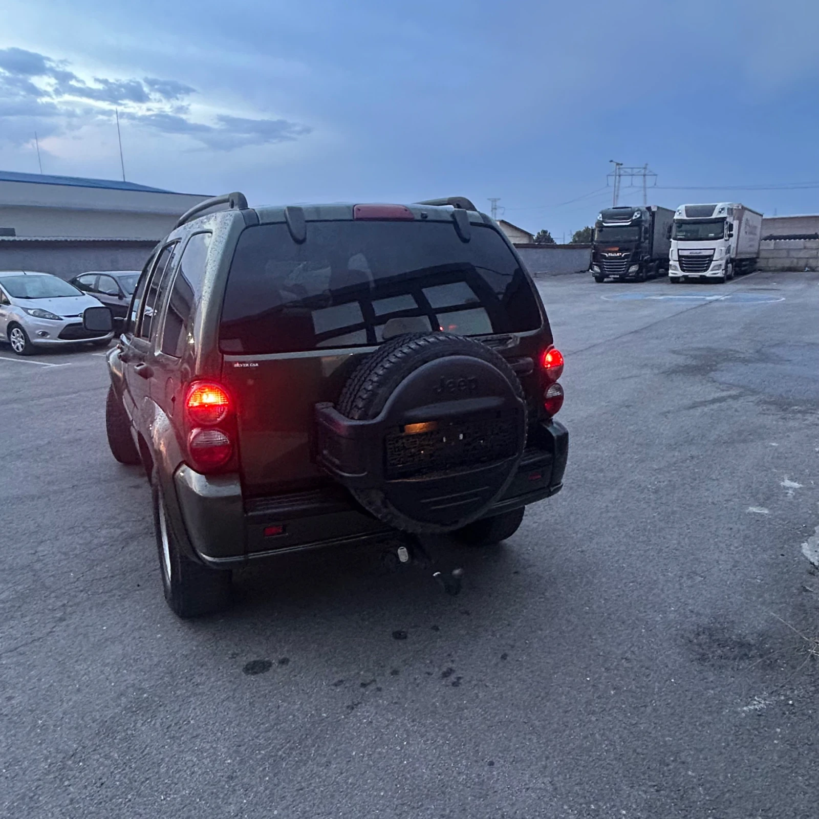 Jeep Cherokee 2.8d Automat , снимка 4 - Автомобили и джипове - 55875227