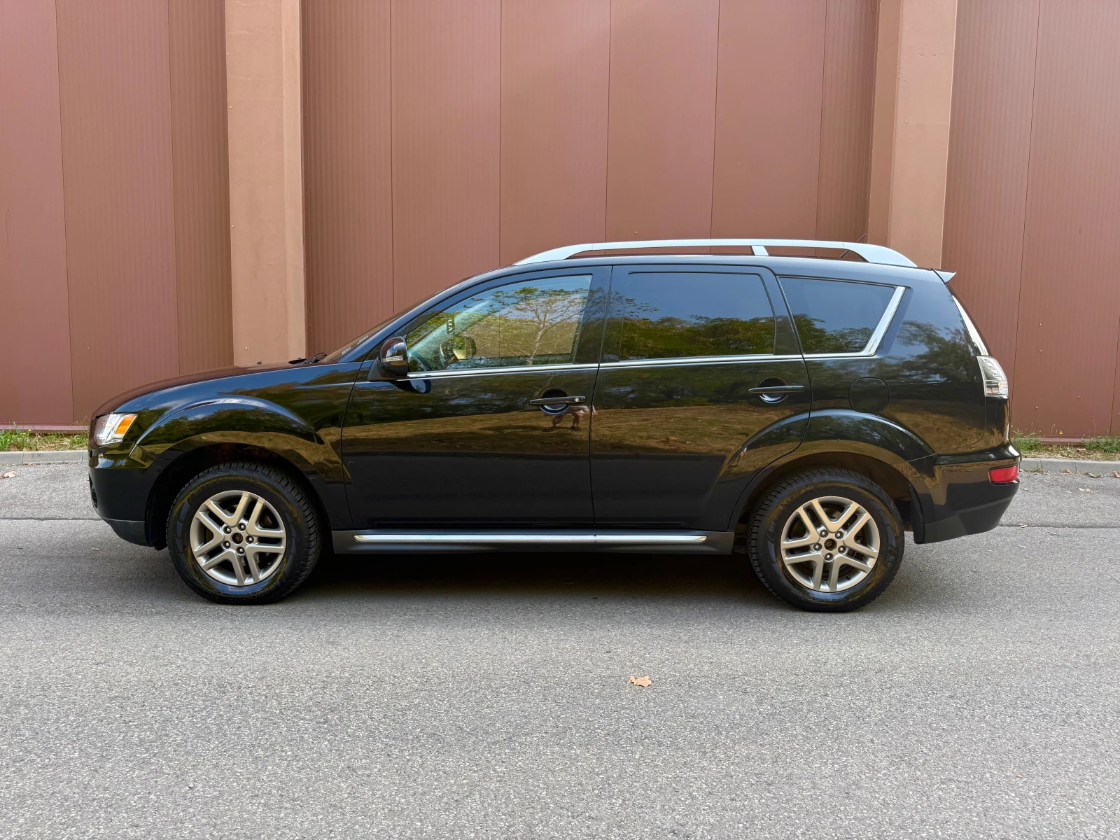 Mitsubishi Outlander 4WD/7 МЕСТА/ROCKFORD/КАМЕРА/ГАРАНЦИЯ, снимка 2 - Автомобили и джипове - 55905579