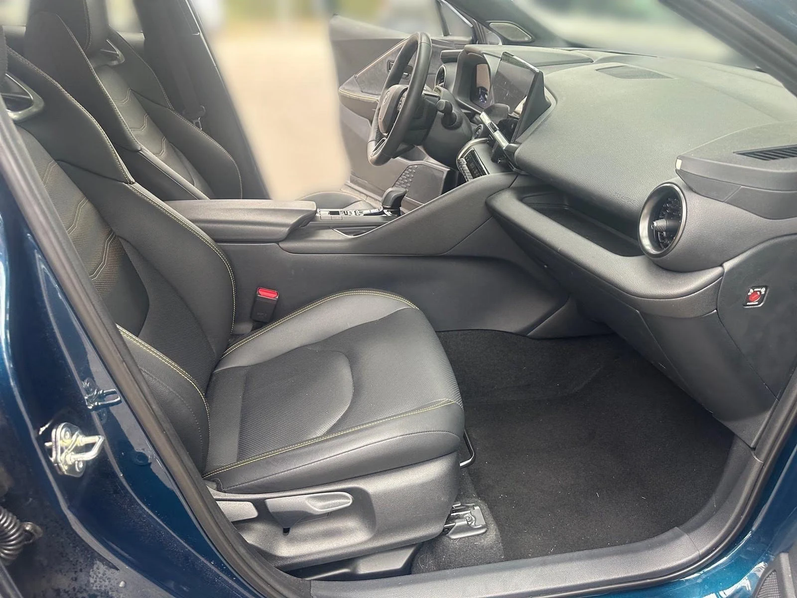 Toyota C-HR 2.0/197HP/LOUNGE PREM/HUD/PANO/360/KLESS/914z | Mobile.bg � ����������� 14