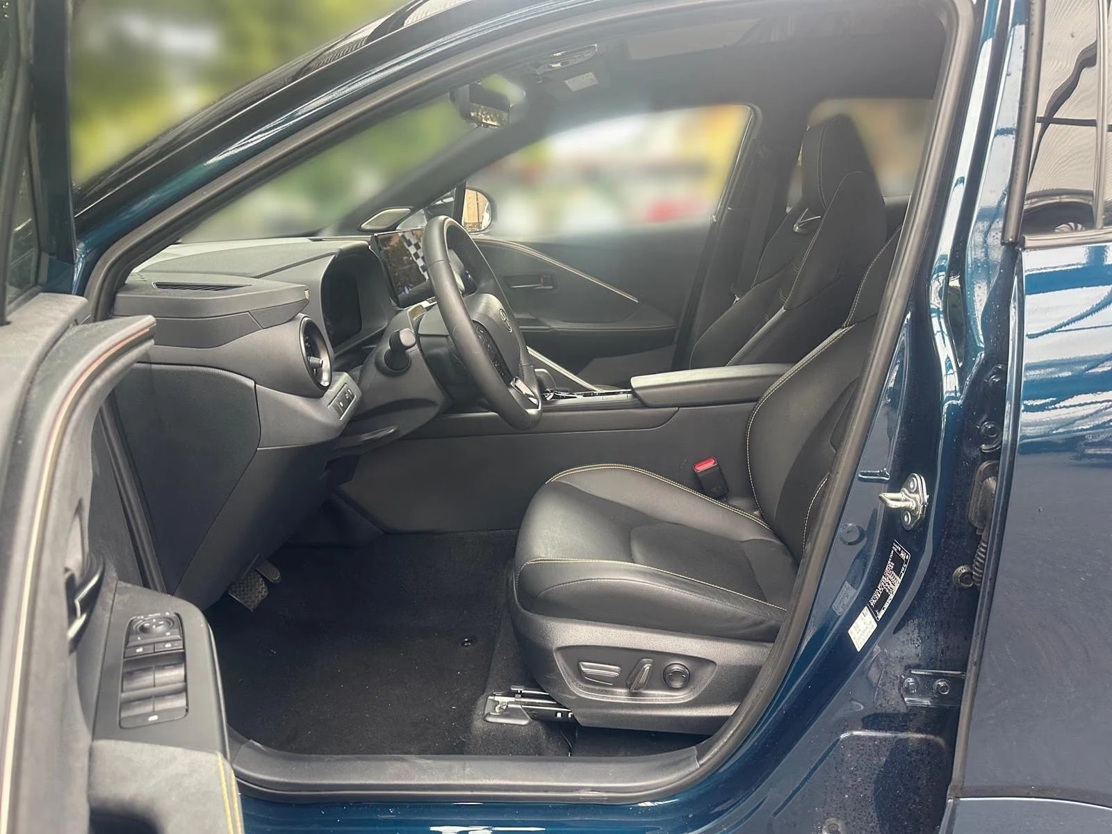 Toyota C-HR 2.0/197HP/LOUNGE PREM/HUD/PANO/360/KLESS/914z | Mobile.bg � ����������� 13