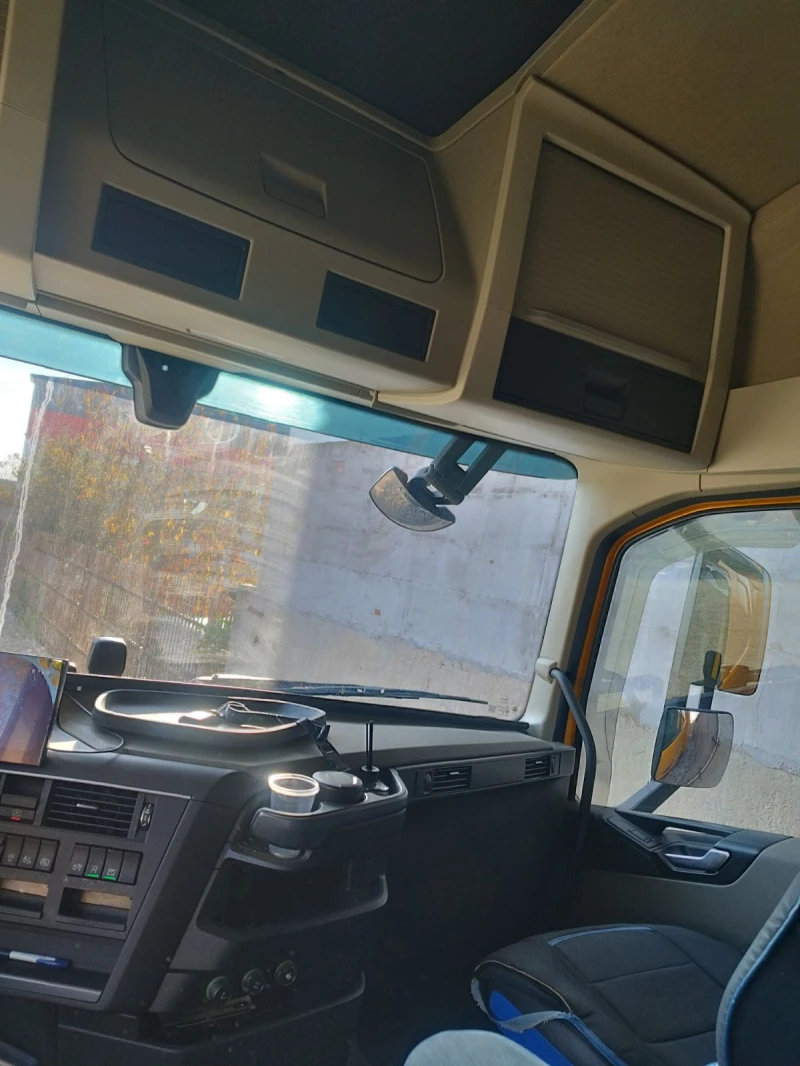 Volvo Fh, снимка 8 - Камиони - 52211428