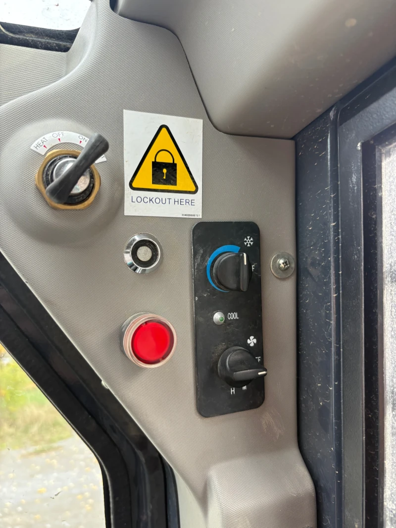 Мини челни товарачи Sunward SWL 4038, снимка 6 - Индустриална техника - 52411742