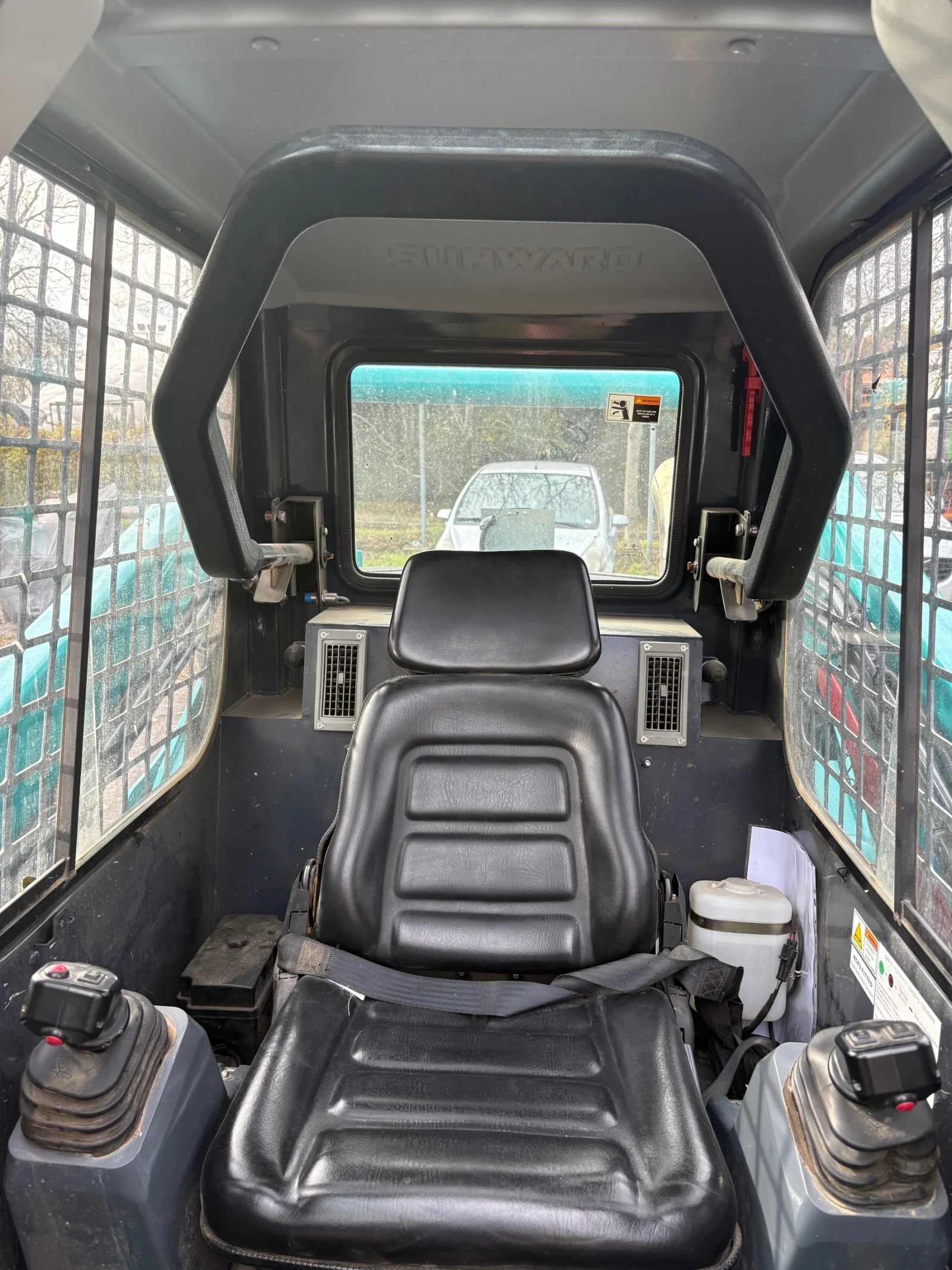 Мини челни товарачи Sunward SWL 4038 - изображение 8