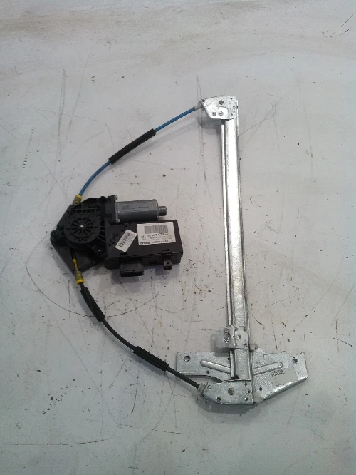 Предна дясна ел.машинка за Пежо 307 sw ,стъклоповдигач