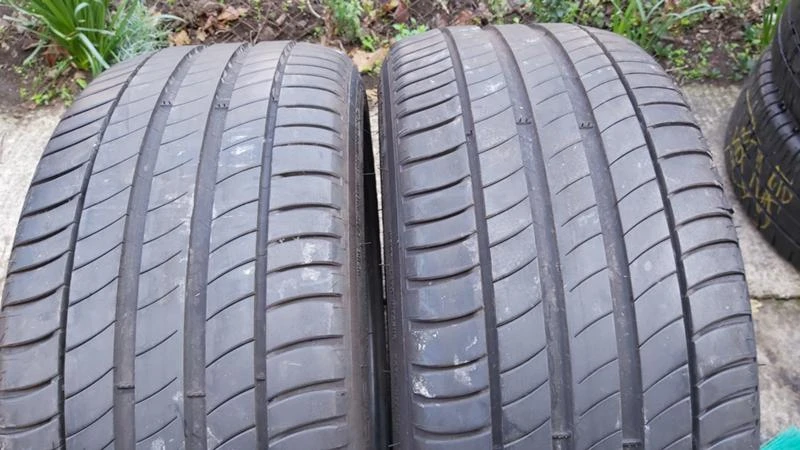 Гуми Летни 245/40R18, снимка 1 - Гуми и джанти - 27298778