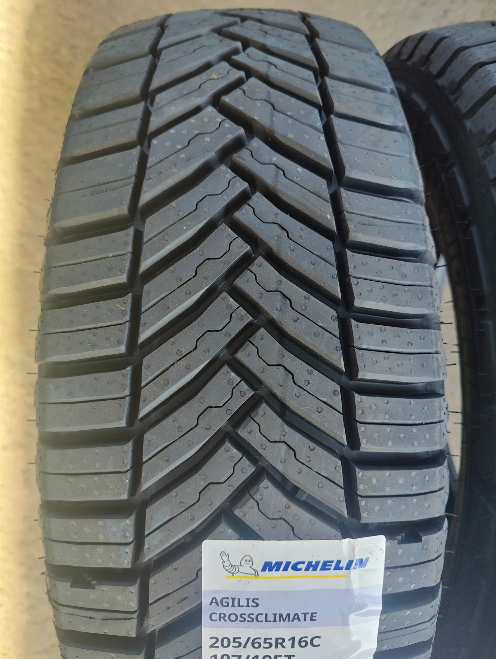 Гуми Всесезонни 205/65R16, снимка 4 - Гуми и джанти - 55251524