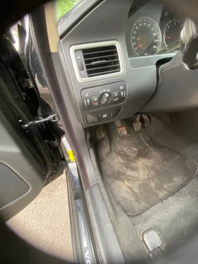 Volvo V70 2.4 D5, снимка 13