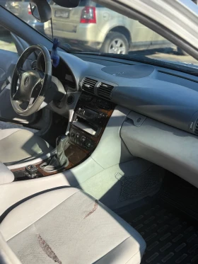 Mercedes-Benz C 200, снимка 9