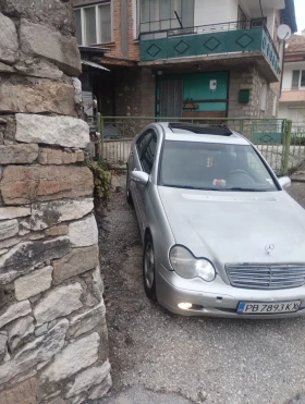 Mercedes-Benz C 220, снимка 3