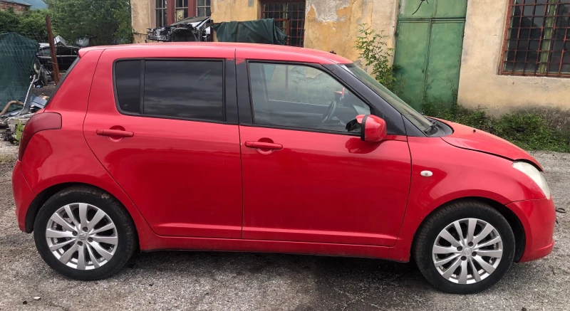 Suzuki Swift 1.3 d, снимка 2 - Автомобили и джипове - 42468697