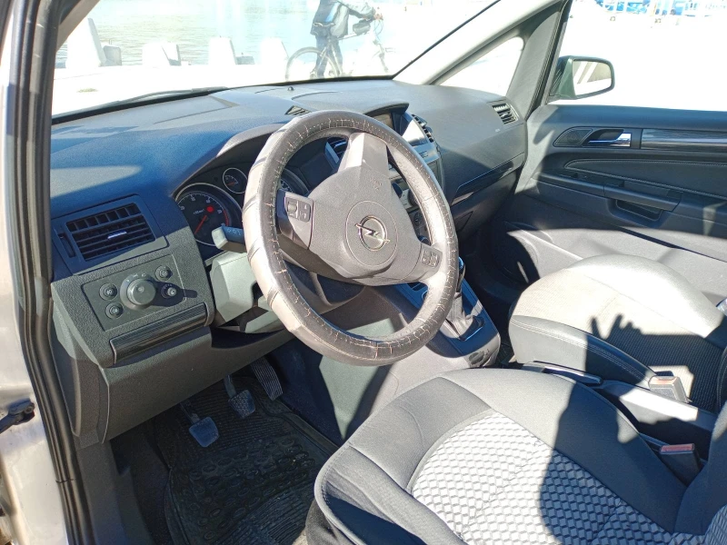 Opel Zafira 1.9 cdti, снимка 5 - Автомобили и джипове - 47877584