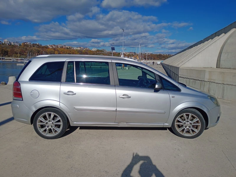 Opel Zafira 1.9 cdti, снимка 9 - Автомобили и джипове - 47877584