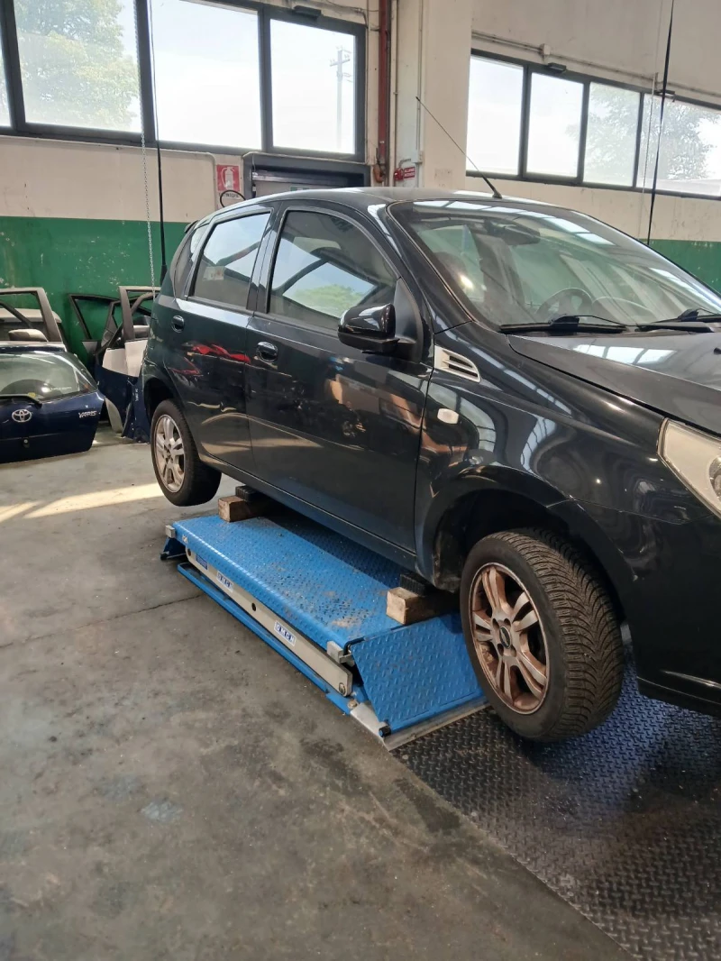 Chevrolet Aveo 1.2, снимка 3 - Автомобили и джипове - 50930090