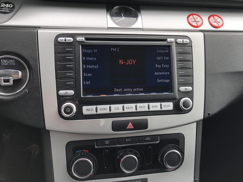 VW Passat, снимка 15 - Автомобили и джипове - 52486664