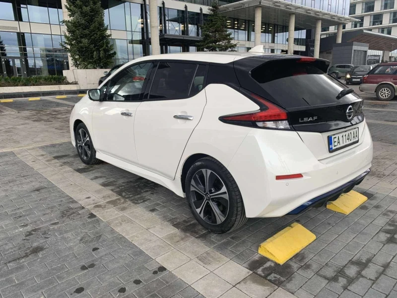 Nissan Leaf , снимка 11 - Автомобили и джипове - 52934389