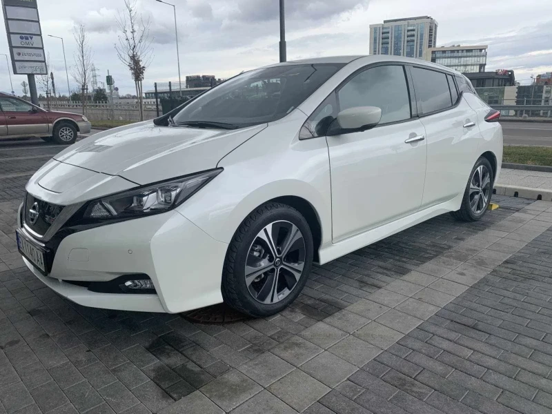 Nissan Leaf , снимка 8 - Автомобили и джипове - 52934389
