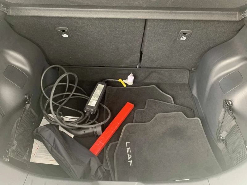 Nissan Leaf , снимка 17 - Автомобили и джипове - 52934389