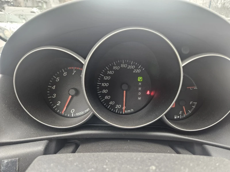 Mazda 3 1.6 АВТОМАТИК, снимка 13 - Автомобили и джипове - 53285717