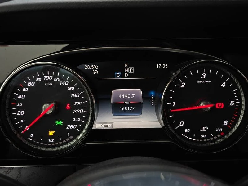 Mercedes-Benz E 220 E220d Coupe| 194к.с., снимка 8 - Автомобили и джипове - 56127901