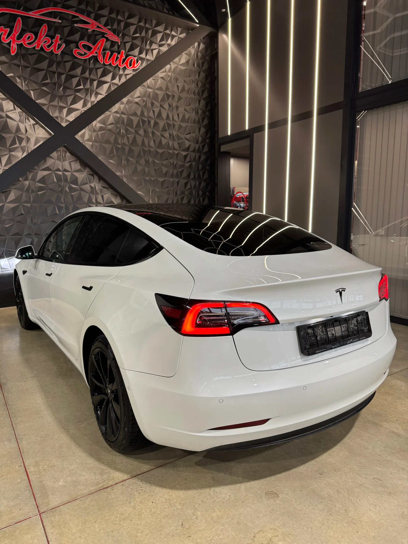 Tesla Model 3 LONG RANGE * DUAL MOTOR * ПАНОРАМА - изображение 3