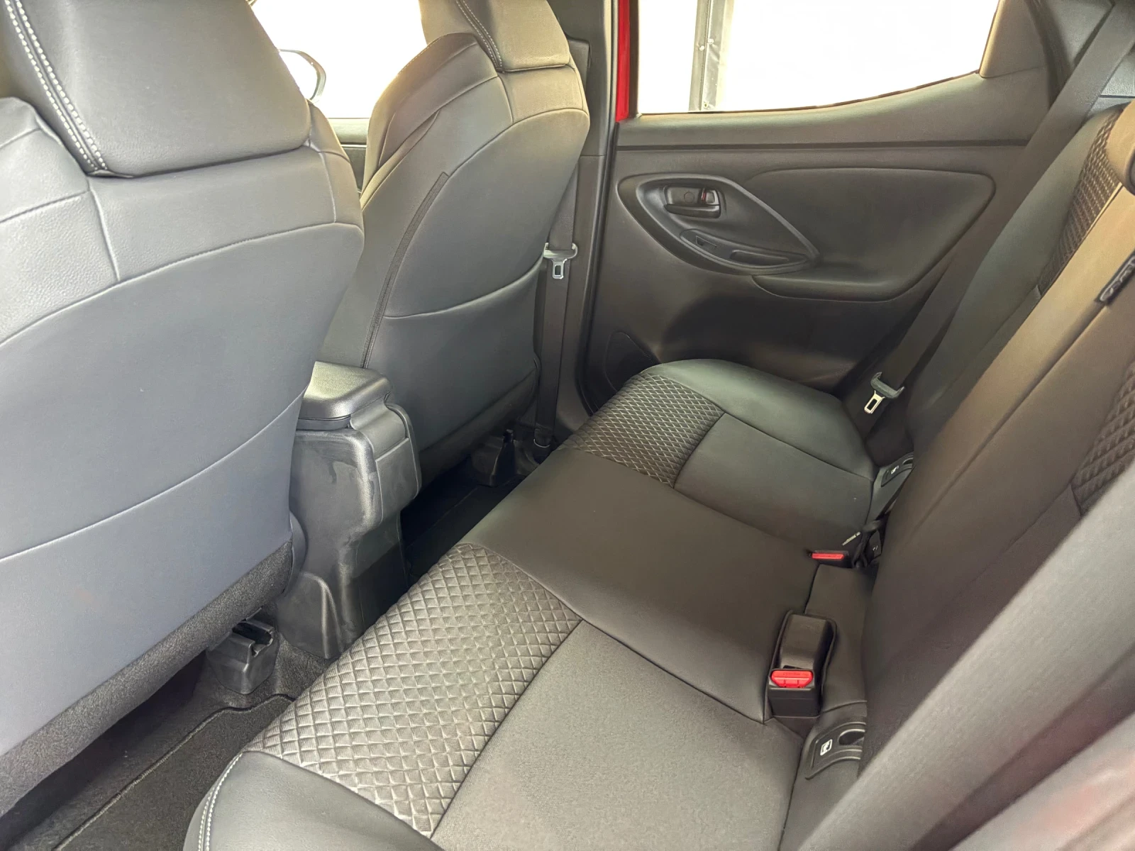 Toyota Yaris * HYBRID* * STYLE-PLUS* LED* CARPLAY* NAVI*  | Mobile.bg   17