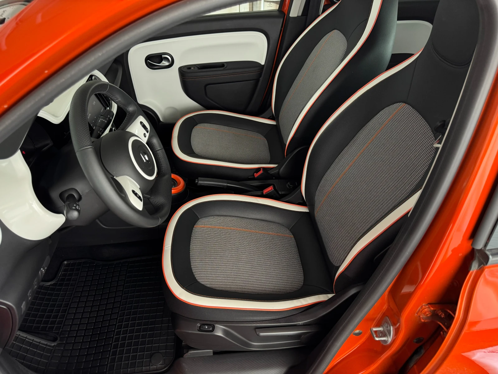 Renault Twingo 60KW* СЕРВИЗНА КНИЖКА С ПЪЛНА СЕРВИЗНА ИСТОРИЯ - изображение 9
