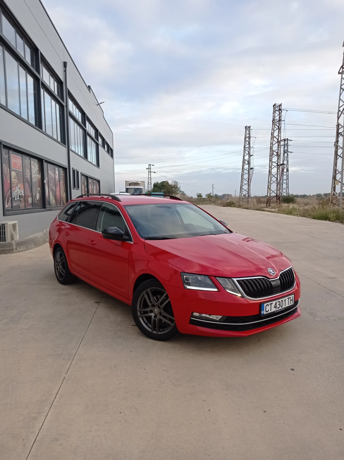 Skoda Octavia 1.6 TDI* LED* CarPlay* KeyLess* Navi* Distronic*  | Mobile.bg   1
