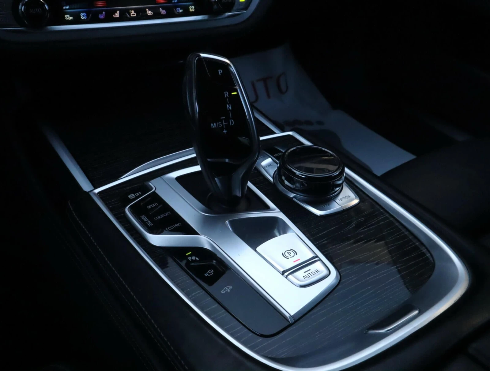 BMW 740 Long/xDrive/Bower&Willkins/Панорама/Обдухване/, снимка 11 - Автомобили и джипове - 53903249