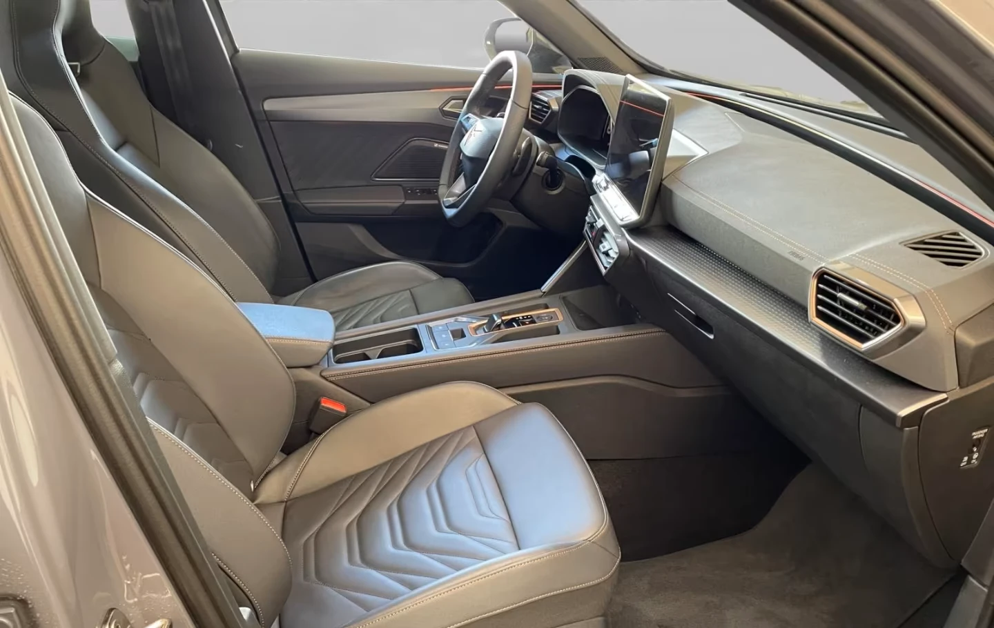 Cupra Formentor VZ* ABT* MATRIX* SENNHEISER* DISTR* KEYLESS* , снимка 13 - Автомобили и джипове - 53945259