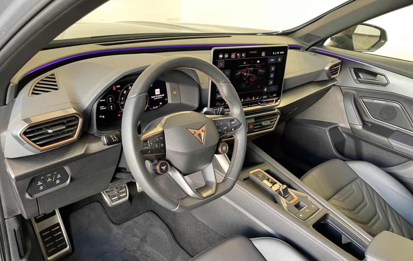 Cupra Formentor VZ* ABT* MATRIX* SENNHEISER* DISTR* KEYLESS* , снимка 7 - Автомобили и джипове - 53945259