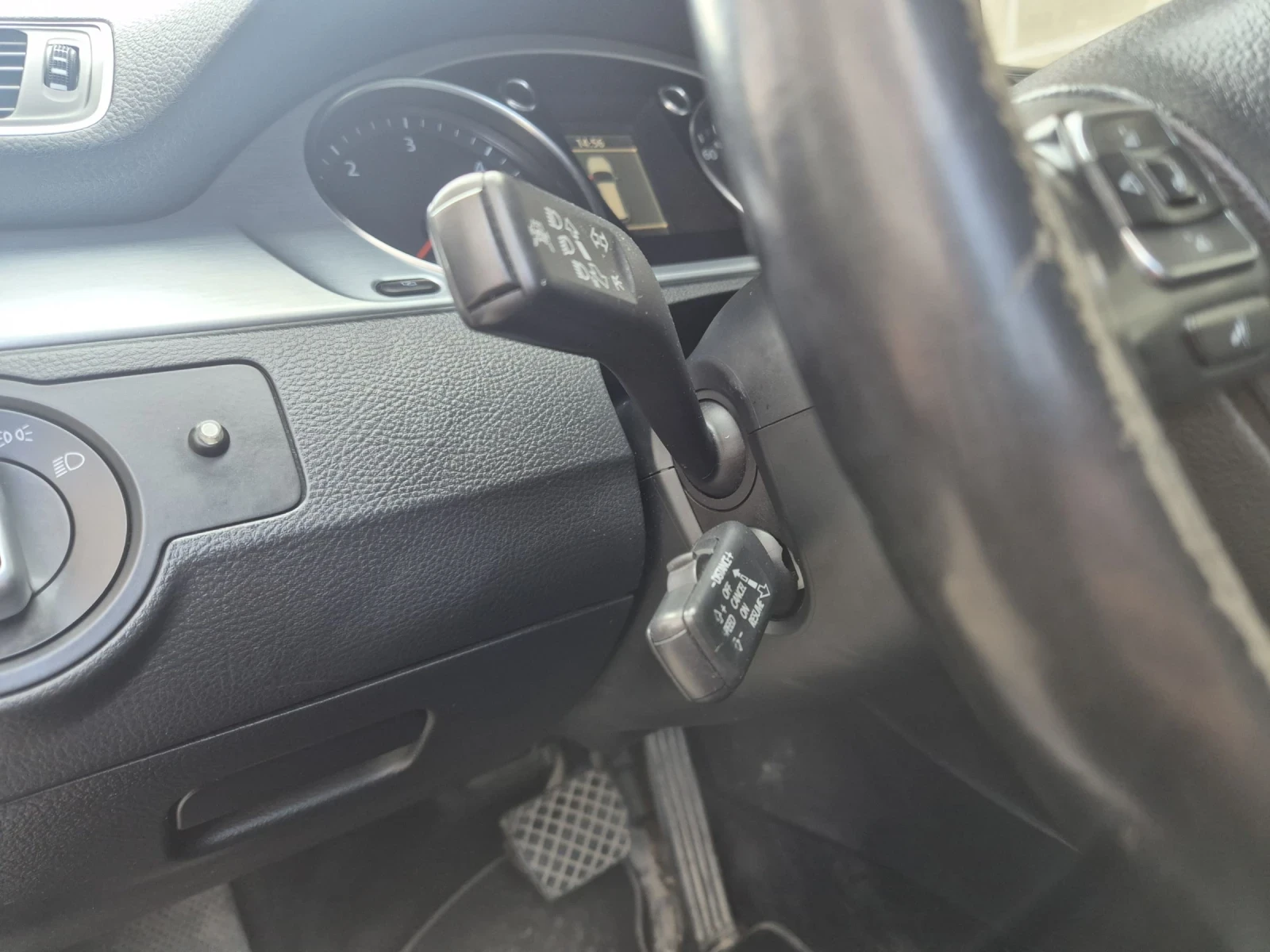 VW Passat B7 2.0 , снимка 12 - Автомобили и джипове - 53948816