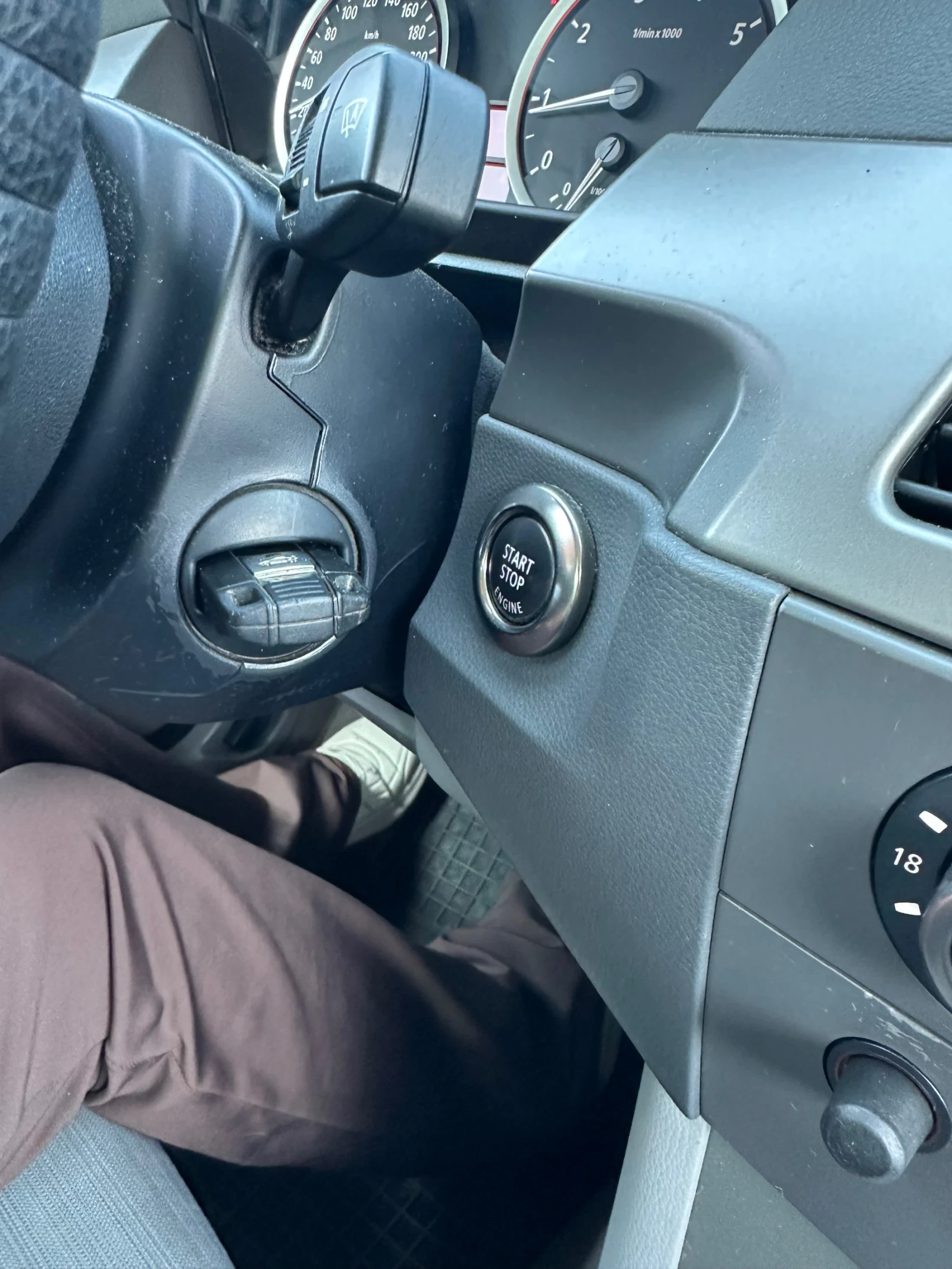 BMW 525 2.5/Gaz/Avtomat/Navi/barter, снимка 13 - Автомобили и джипове - 53988181