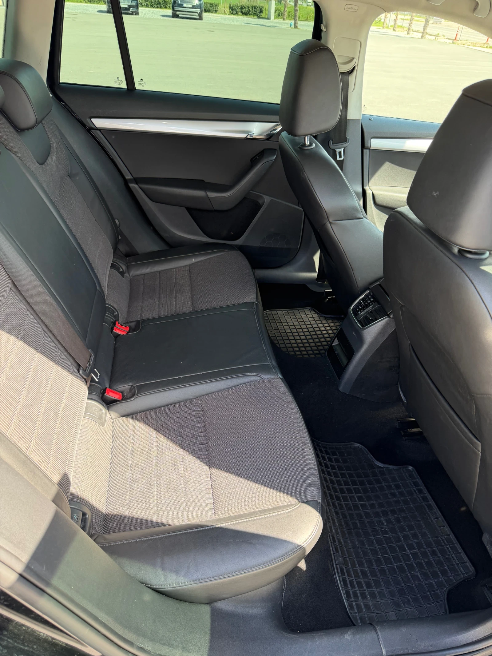 Skoda Octavia 2.0 TDI /КОЖА/АВТОМАТИК/ОБСЛУЖЕНА, снимка 10 - Автомобили и джипове - 54140832