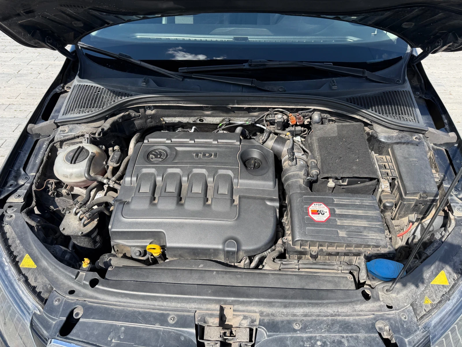 Skoda Octavia 2.0 TDI /КОЖА/АВТОМАТИК/ОБСЛУЖЕНА, снимка 12 - Автомобили и джипове - 54140832