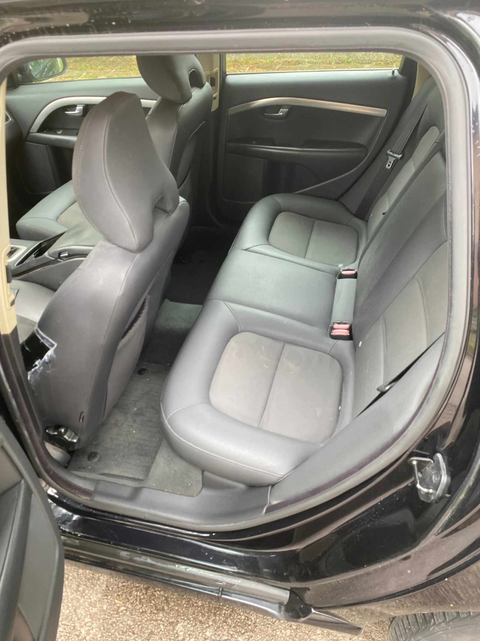 Volvo V70 2.4 D5, снимка 12 - Автомобили и джипове - 54485995