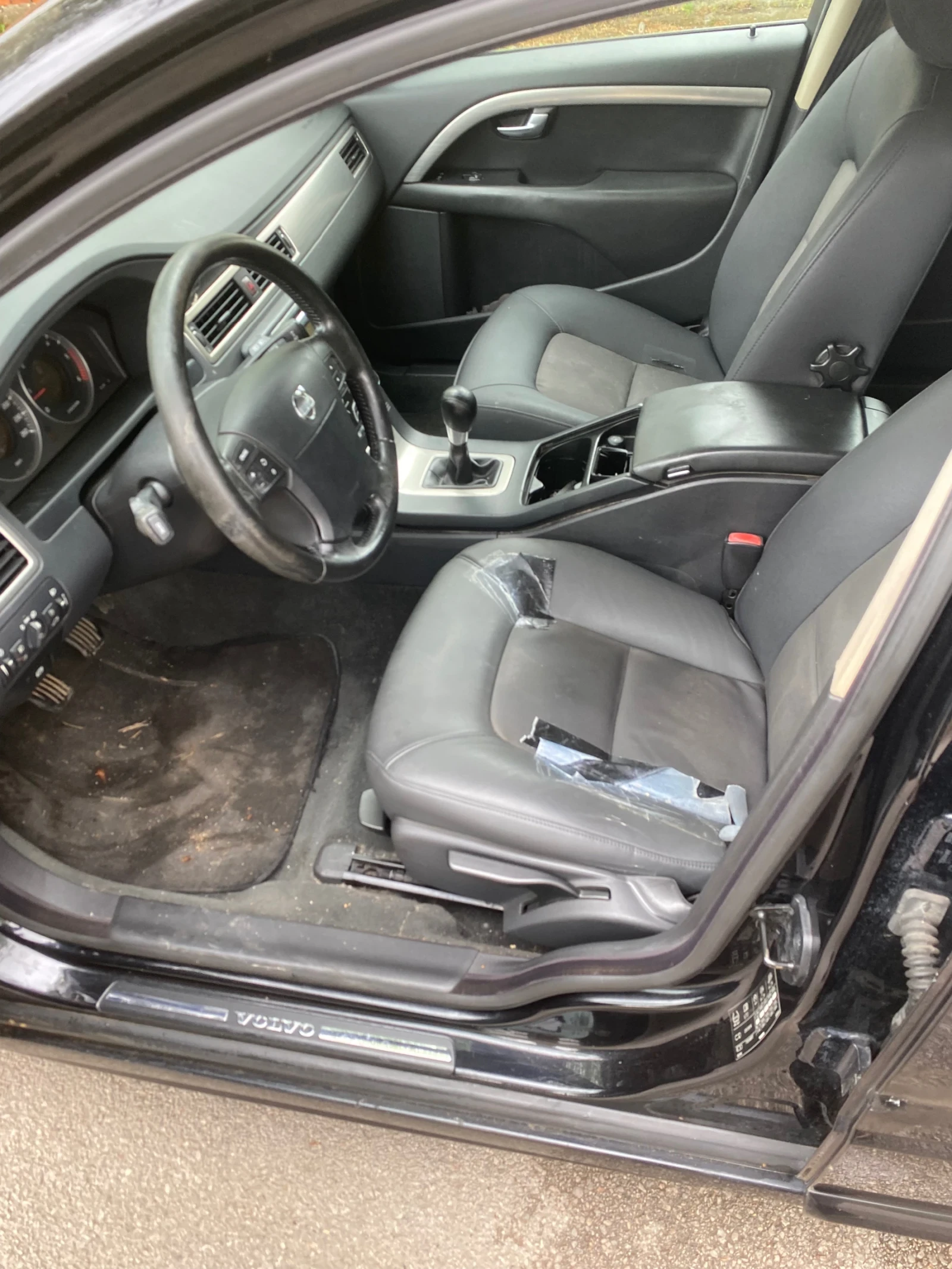 Volvo V70 2.4 D5, снимка 11 - Автомобили и джипове - 54485995