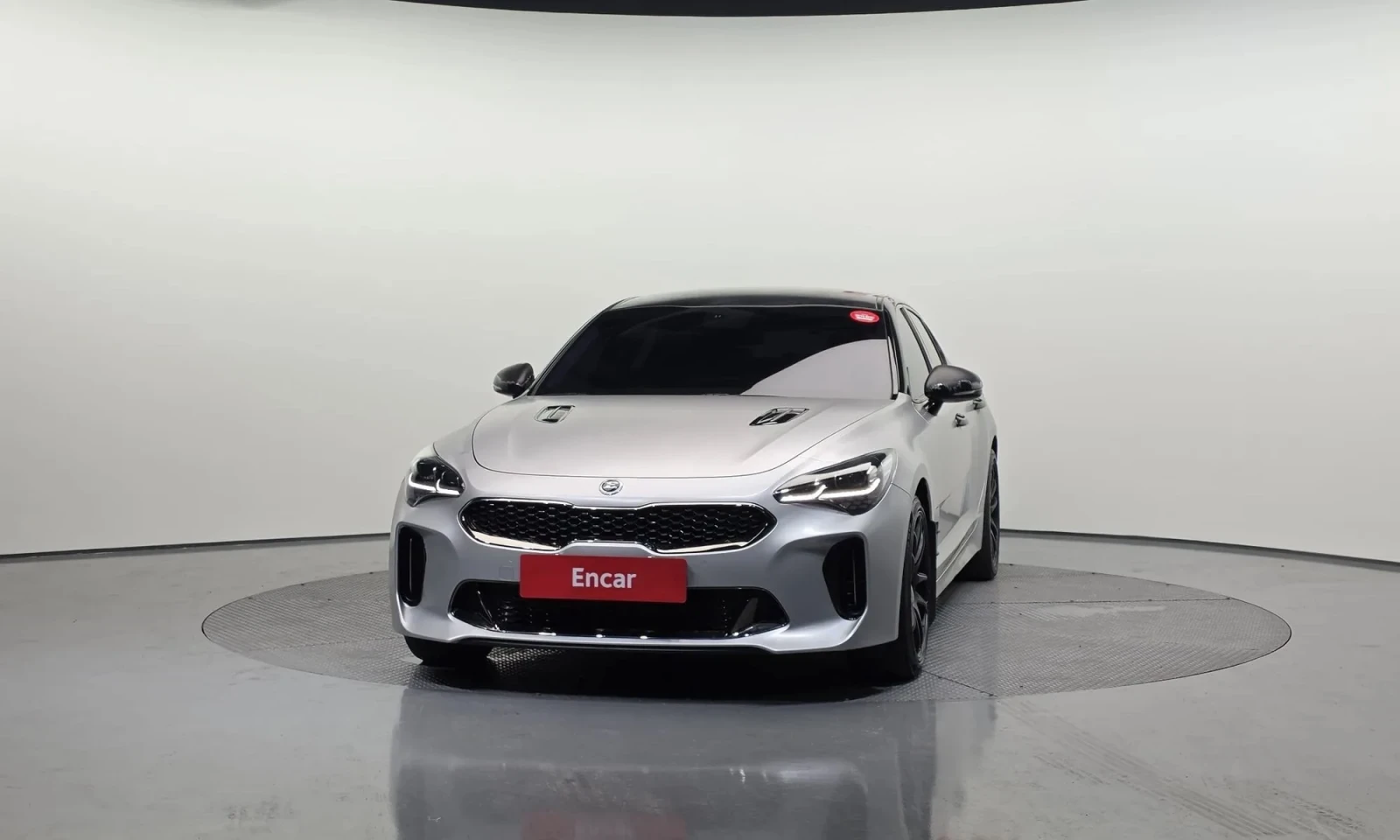 Kia Stinger 3.3 Turbo HeadUp, DisiTronic. Обдухване, снимка 5 - Автомобили и джипове - 54897629