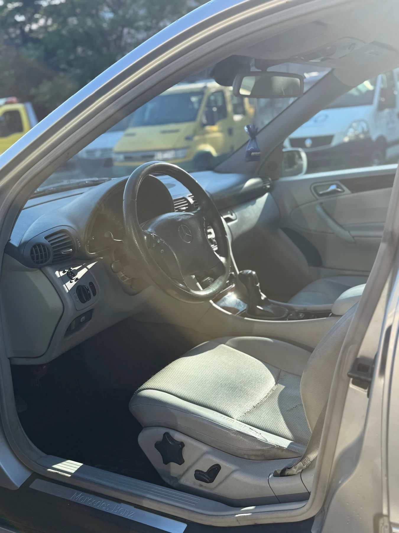 Mercedes-Benz C 200, снимка 8 - Автомобили и джипове - 55166147