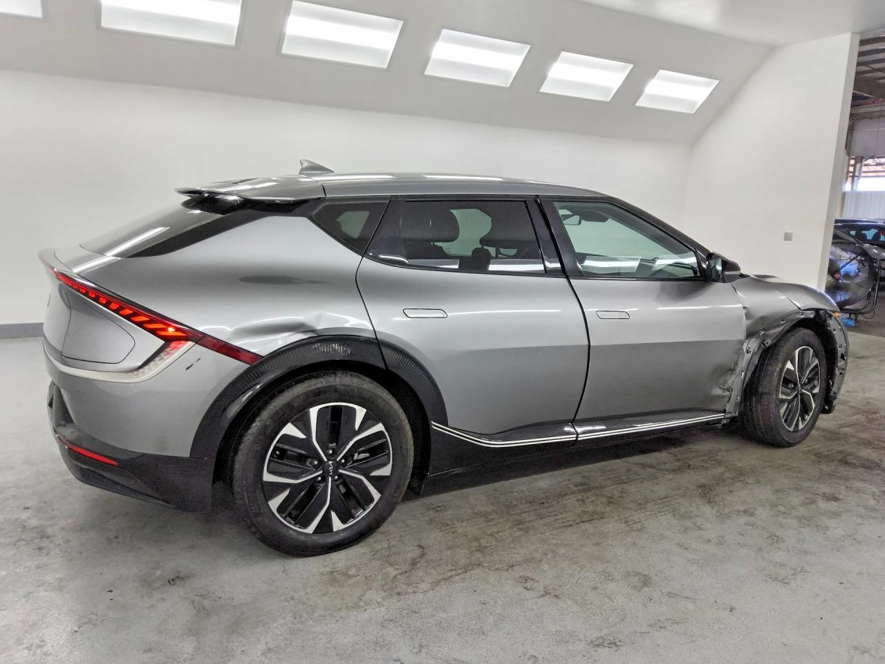 Kia EV6 0.0l Wind, снимка 3 - Автомобили и джипове - 55452457