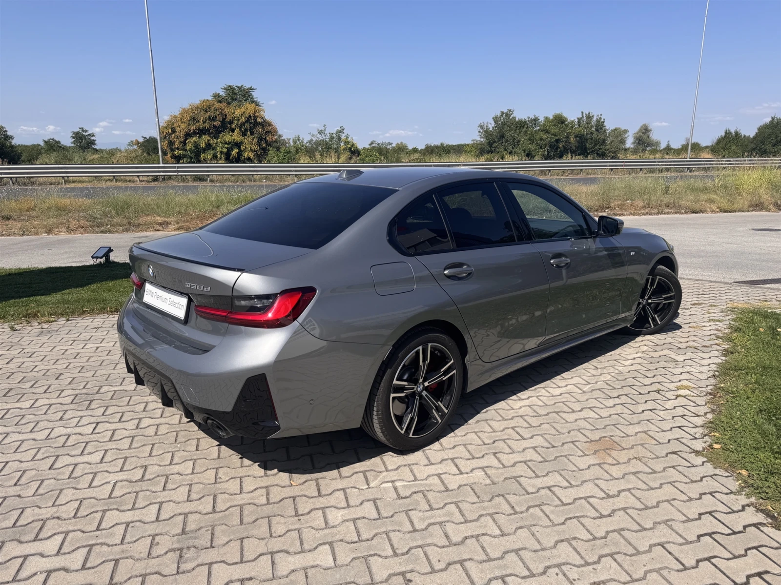 BMW 330 xDrive Sedan (MX), снимка 2 - Автомобили и джипове - 55663169