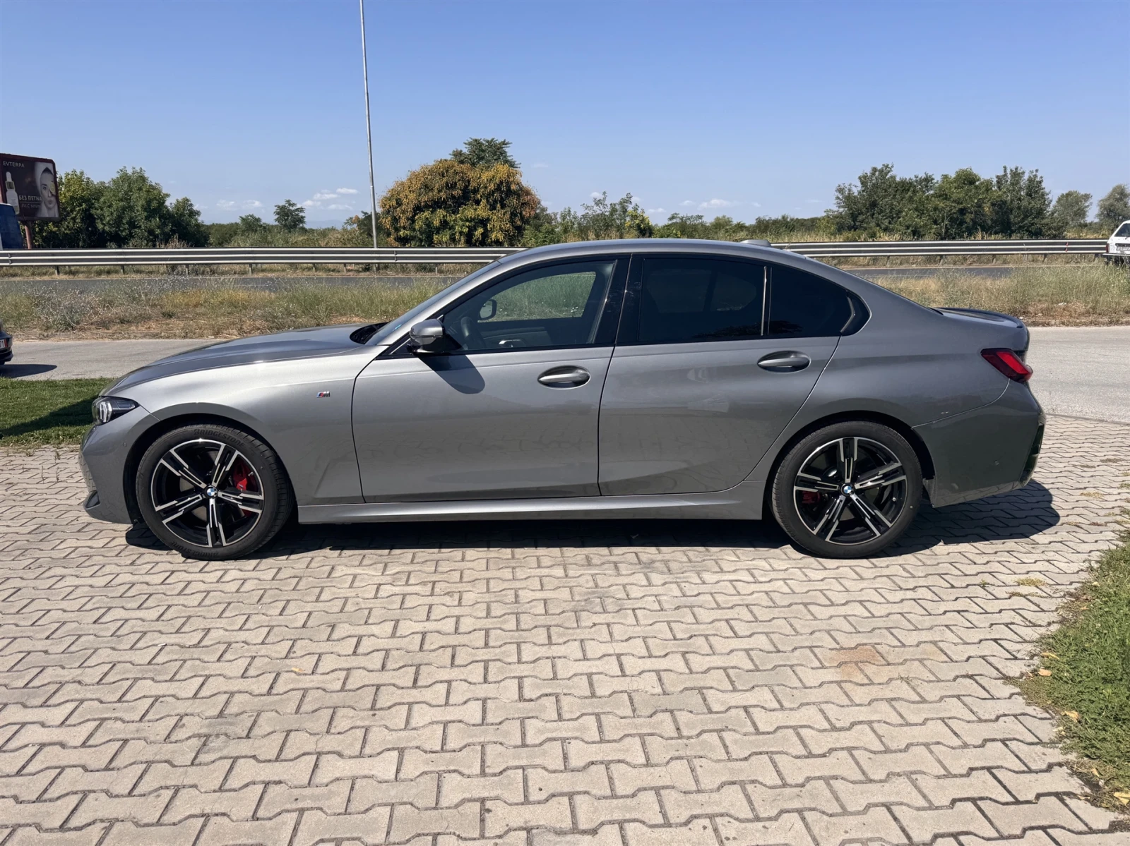 BMW 330 xDrive Sedan (MX), снимка 3 - Автомобили и джипове - 55663169
