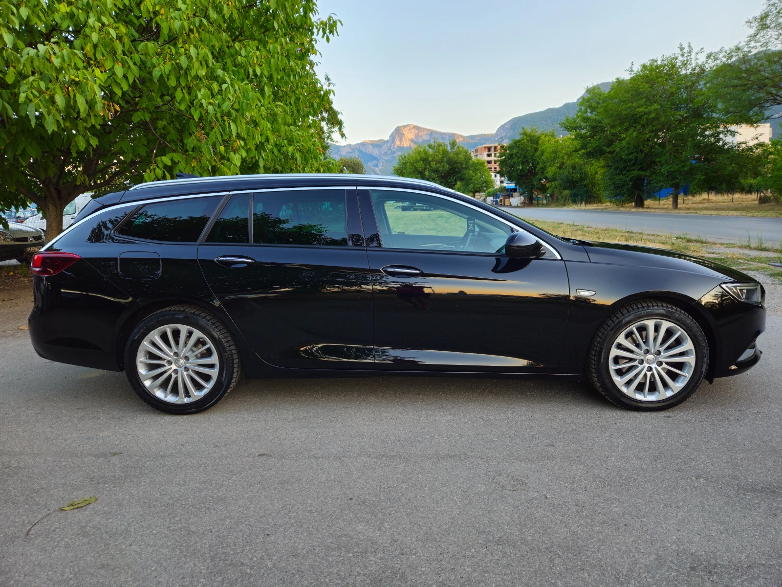 Opel Insignia 2.0D AUTOMATIK 170кс, снимка 4 - Автомобили и джипове - 55683698