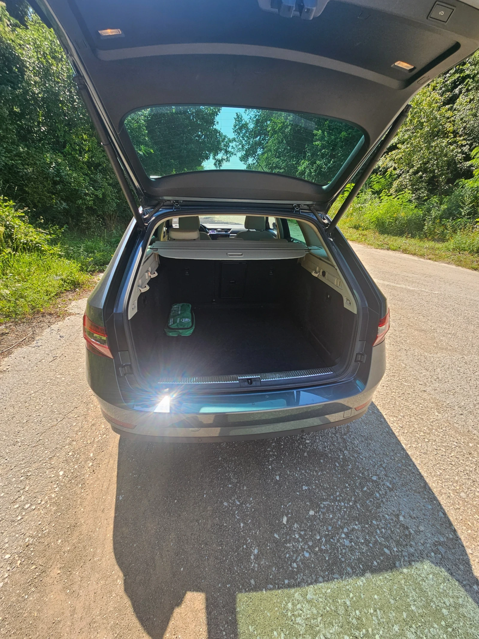 Skoda Superb 2.0 TDI 4X4 Ambition , снимка 4 - Автомобили и джипове - 55751600